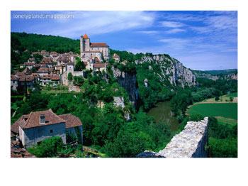 Clifftop Village Perched High Above the River Lot, St. Cirq Lapopie, Midi-Pyrenees, France